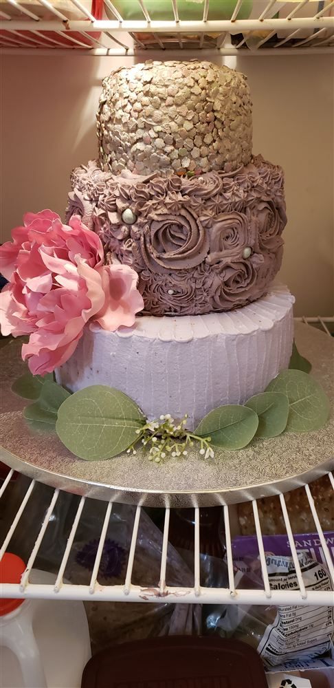 Tiered cake with peony